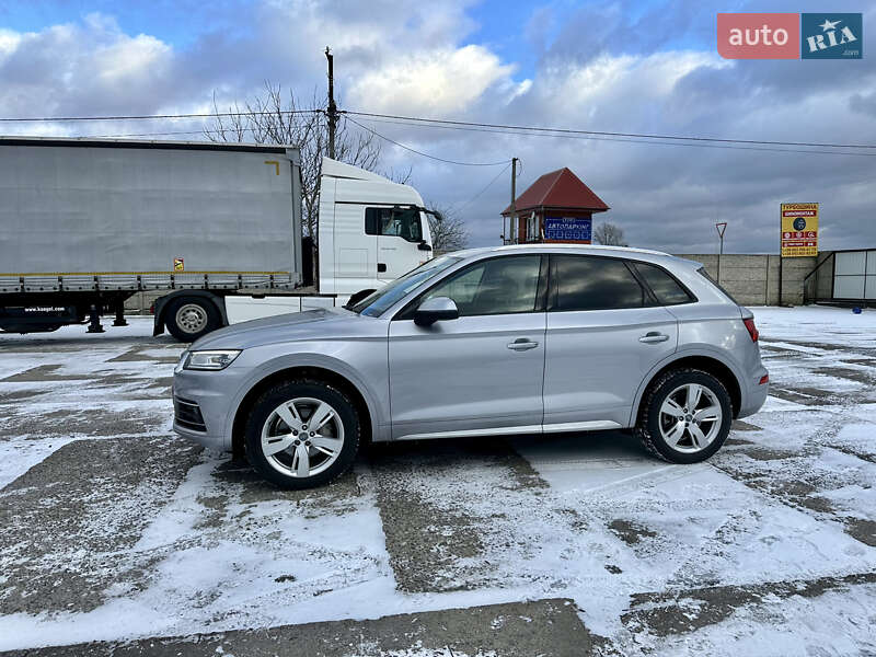 Позашляховик / Кросовер Audi Q5 2018 в Володимирі