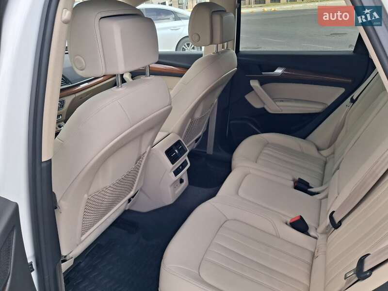 Внедорожник / Кроссовер Audi Q5 2022 в Одессе