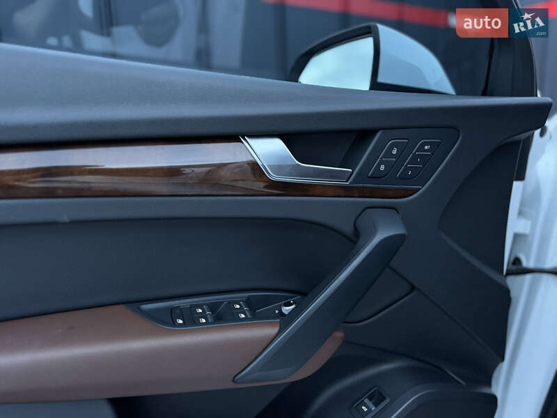 Внедорожник / Кроссовер Audi Q5 2017 в Луцке