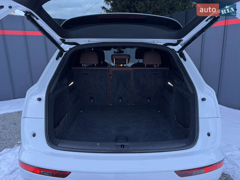 Внедорожник / Кроссовер Audi Q5 2017 в Луцке