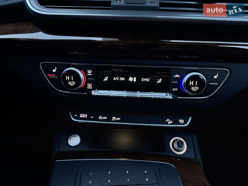 Внедорожник / Кроссовер Audi Q5 2017 в Луцке