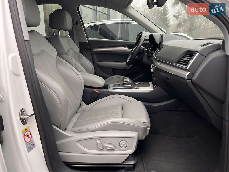 Внедорожник / Кроссовер Audi Q5 2017 в Житомире