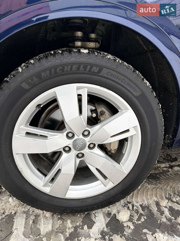 Позашляховик / Кросовер Audi Q5 2017 в Києві фото 10 Позашляховик / Кросовер Audi Q5 2017 в Києві