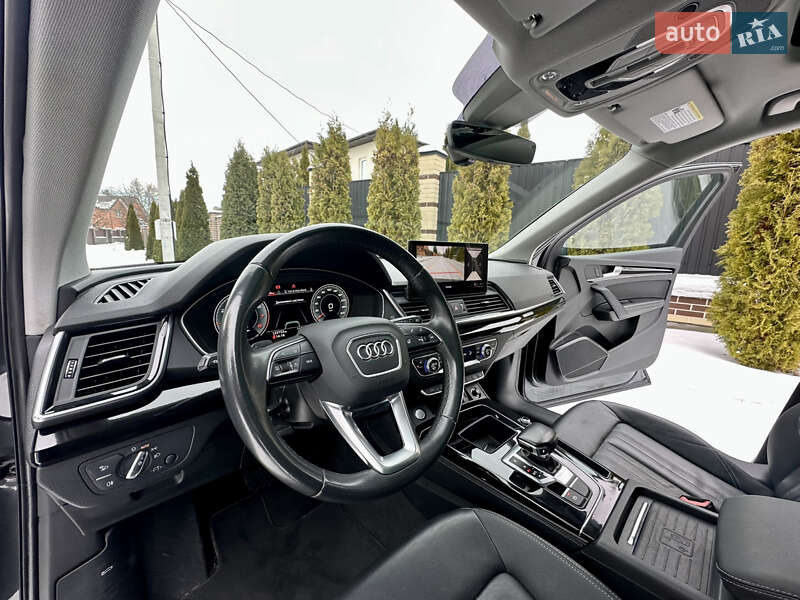 Внедорожник / Кроссовер Audi Q5 2021 в Киеве