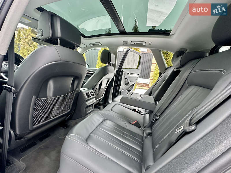 Внедорожник / Кроссовер Audi Q5 2021 в Киеве