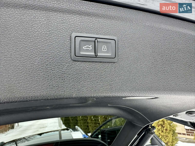 Внедорожник / Кроссовер Audi Q5 2021 в Киеве