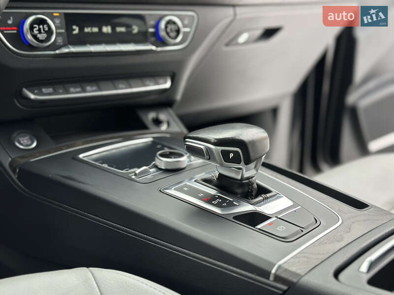 Внедорожник / Кроссовер Audi Q5 2018 в Киеве