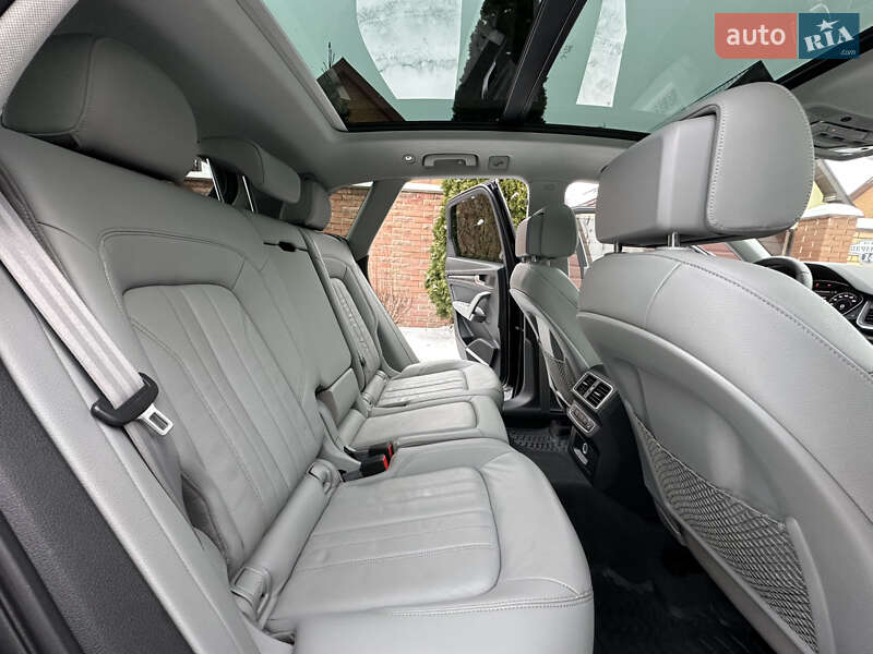 Внедорожник / Кроссовер Audi Q5 2018 в Киеве