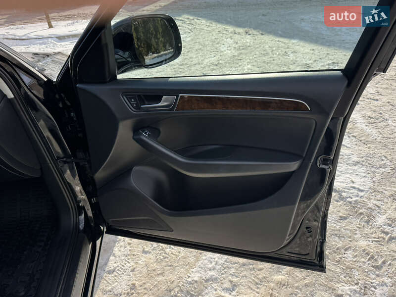 Позашляховик / Кросовер Audi Q5 2015 в Луцьку