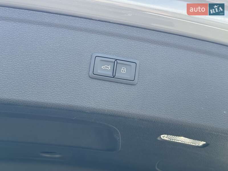 Внедорожник / Кроссовер Audi Q5 2020 в Одессе