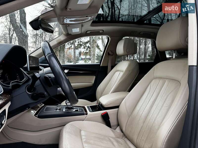 Внедорожник / Кроссовер Audi Q5 2017 в Киеве