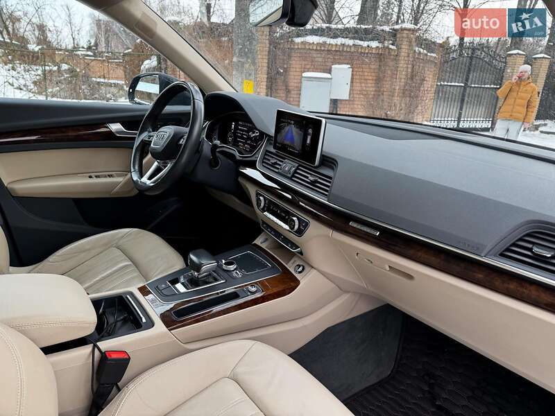 Внедорожник / Кроссовер Audi Q5 2017 в Киеве