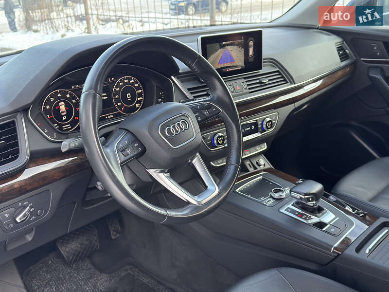 Внедорожник / Кроссовер Audi Q5 2019 в Житомире