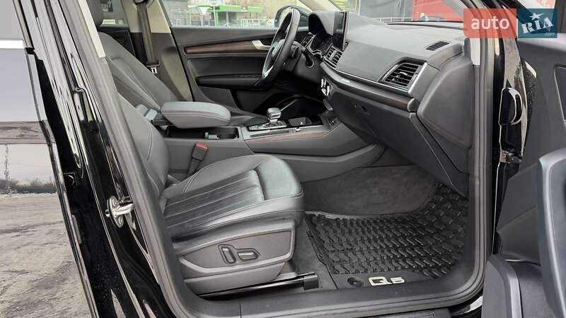 Внедорожник / Кроссовер Audi Q5 2023 в Киеве