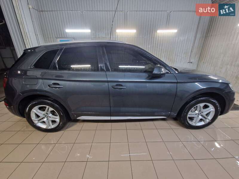 Внедорожник / Кроссовер Audi Q5 2018 в Тернополе