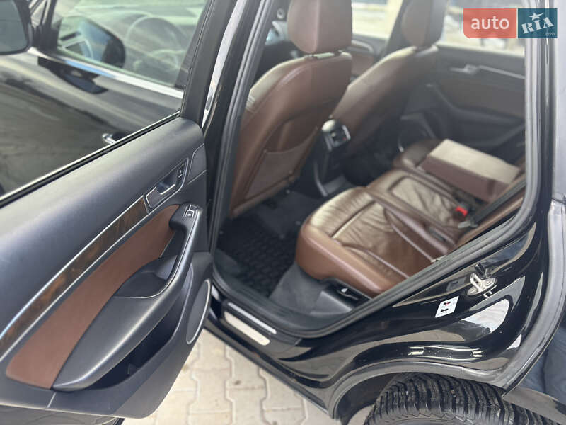 Позашляховик / Кросовер Audi Q5 2016 в Косові