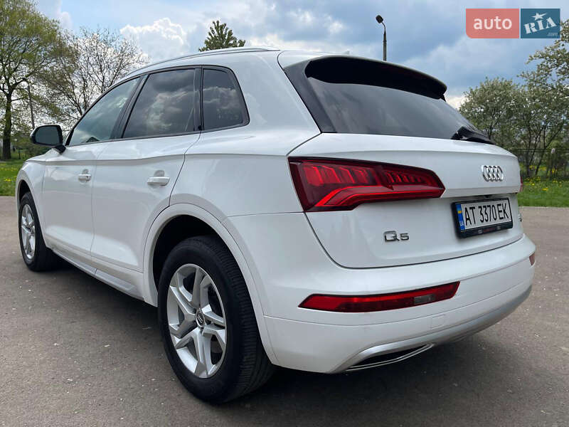 Позашляховик / Кросовер Audi Q5 2017 в Івано-Франківську