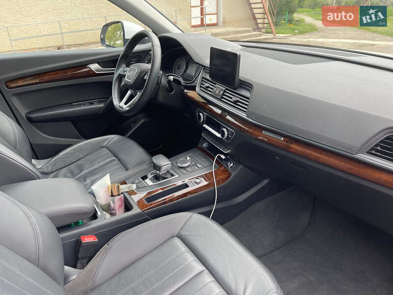 Позашляховик / Кросовер Audi Q5 2017 в Івано-Франківську