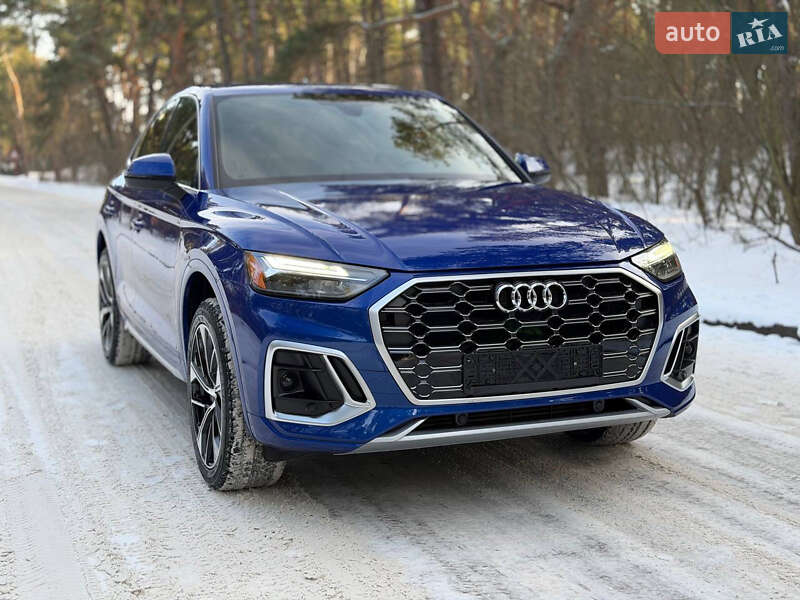 Внедорожник / Кроссовер Audi Q5 2021 в Киеве