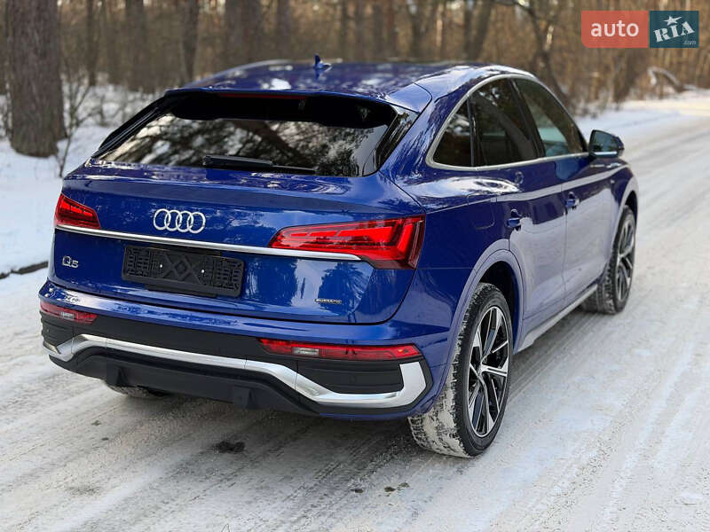 Внедорожник / Кроссовер Audi Q5 2021 в Киеве