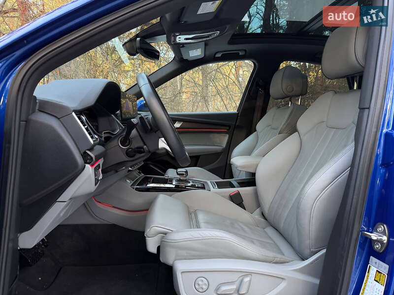 Внедорожник / Кроссовер Audi Q5 2021 в Киеве