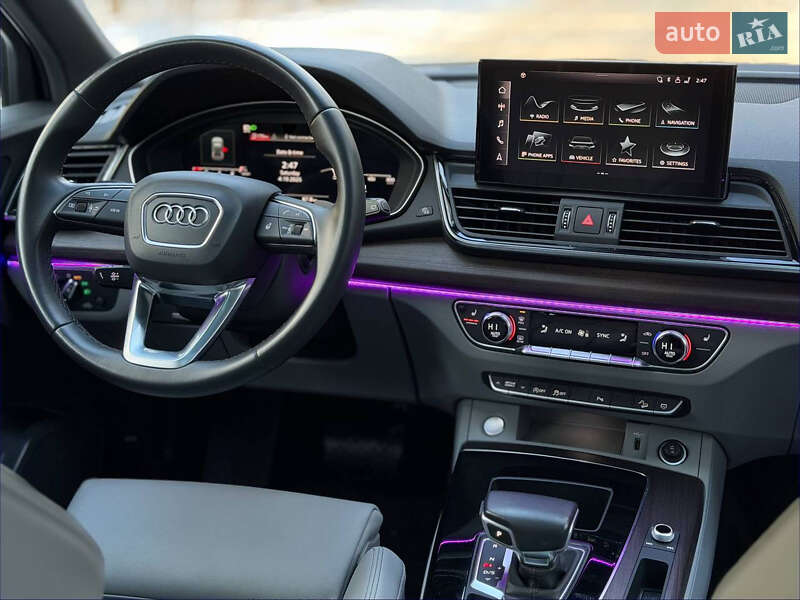 Внедорожник / Кроссовер Audi Q5 2021 в Киеве