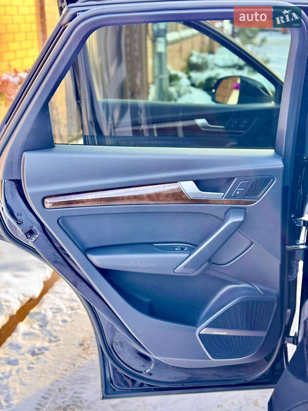 Позашляховик / Кросовер Audi Q5 2018 в Києві фото 30 Позашляховик / Кросовер Audi Q5 2018 в Києві