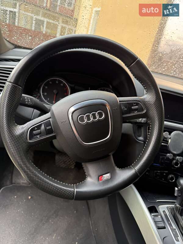 Внедорожник / Кроссовер Audi Q5 2010 в Одессе