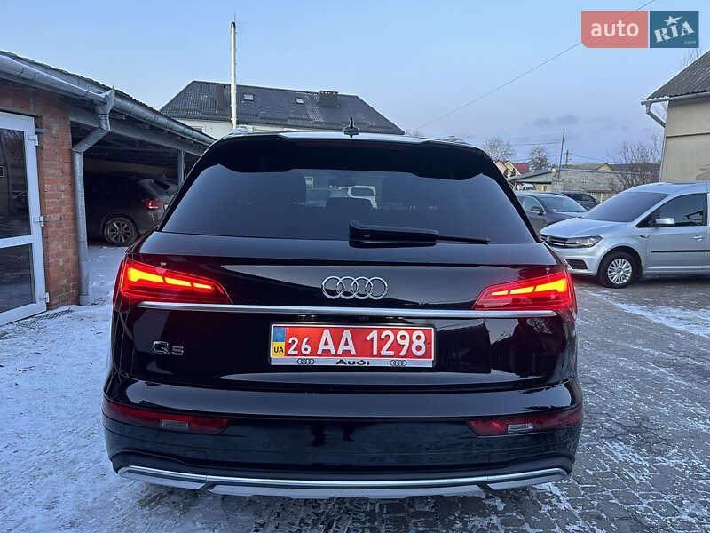 Позашляховик / Кросовер Audi Q5 2021 в Володимирі