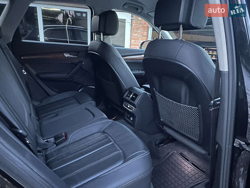 Позашляховик / Кросовер Audi Q5 2021 в Володимирі