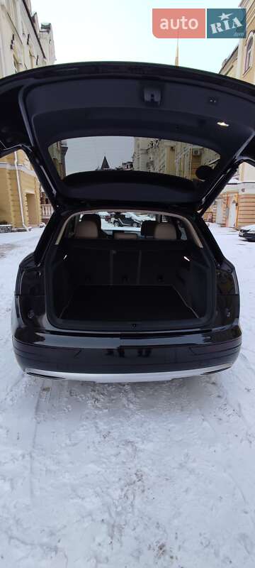 Позашляховик / Кросовер Audi Q5 2017 в Києві