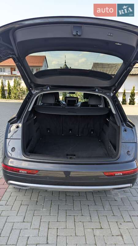 Внедорожник / Кроссовер Audi Q5 2017 в Золочеве