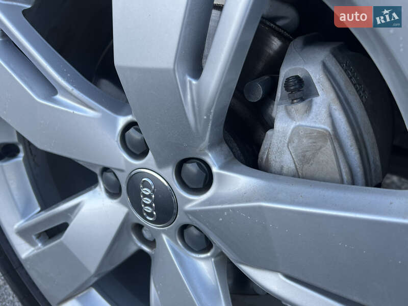 Внедорожник / Кроссовер Audi Q5 2017 в Луцке