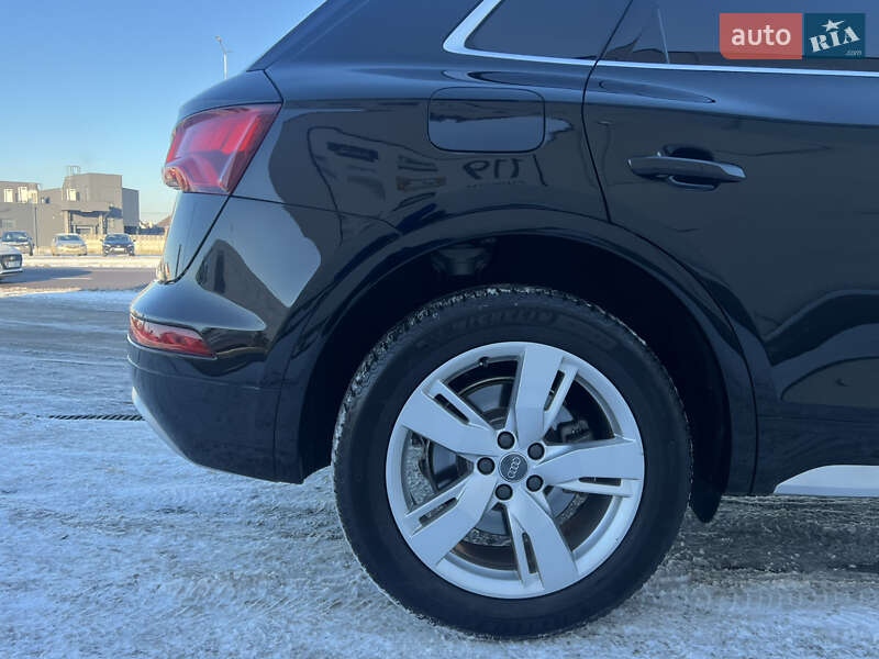 Внедорожник / Кроссовер Audi Q5 2017 в Луцке