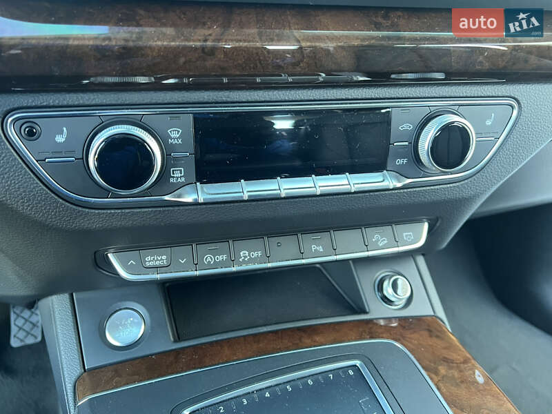 Внедорожник / Кроссовер Audi Q5 2017 в Луцке