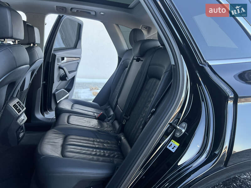 Внедорожник / Кроссовер Audi Q5 2017 в Луцке