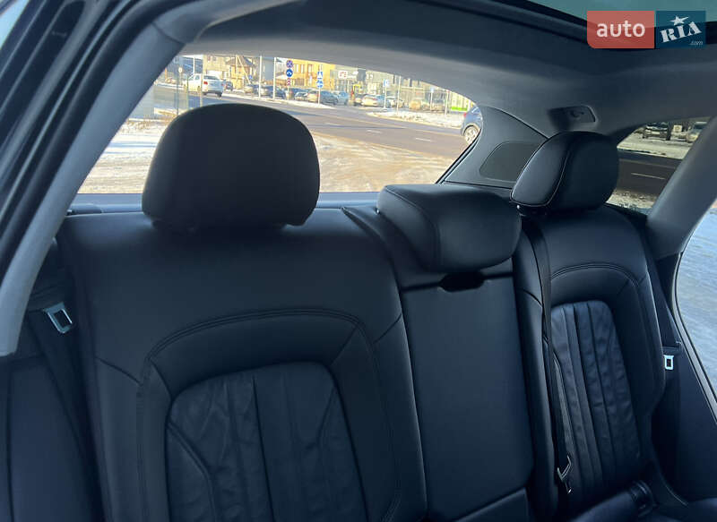 Внедорожник / Кроссовер Audi Q5 2017 в Луцке