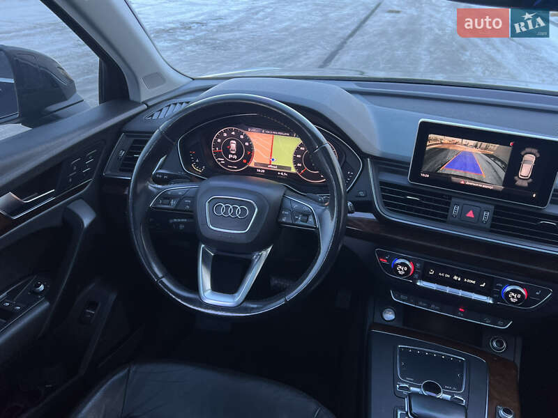 Внедорожник / Кроссовер Audi Q5 2017 в Луцке