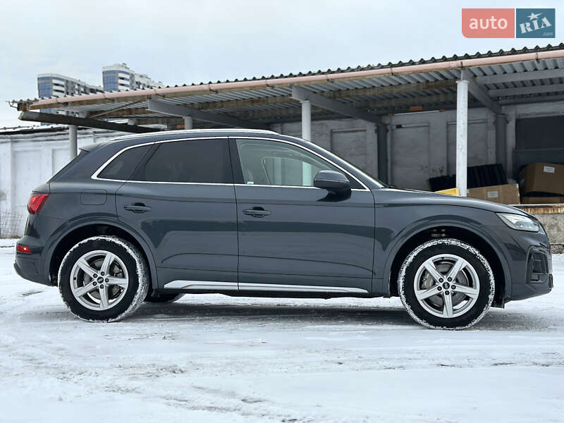 Внедорожник / Кроссовер Audi Q5 2020 в Киеве