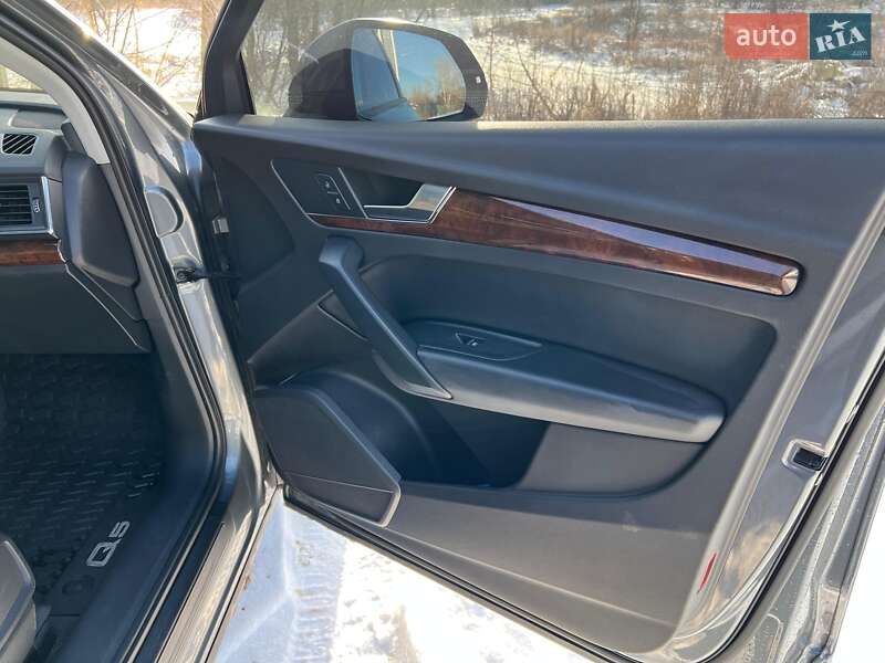 Позашляховик / Кросовер Audi Q5 2017 в Києві