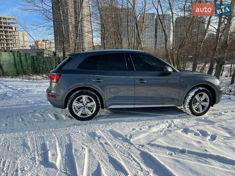 Позашляховик / Кросовер Audi Q5 2017 в Києві