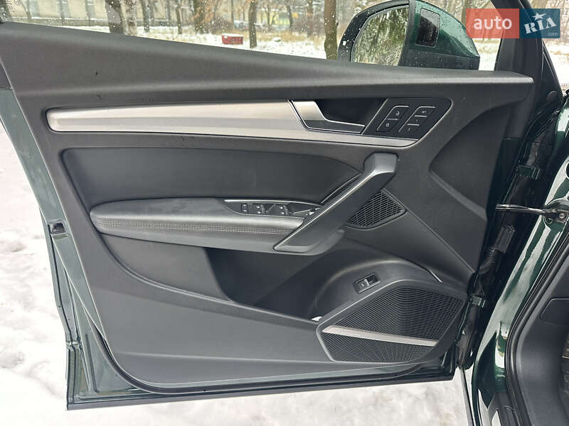 Позашляховик / Кросовер Audi Q5 2017 в Києві