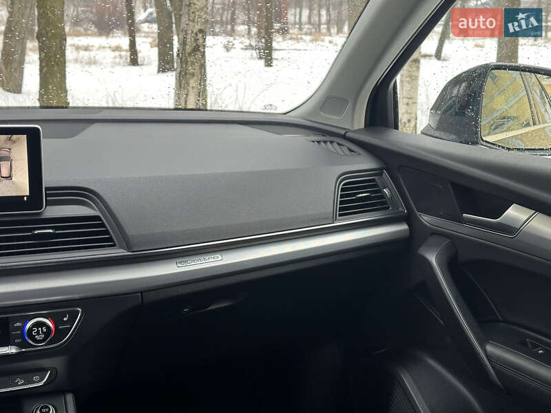 Позашляховик / Кросовер Audi Q5 2017 в Києві