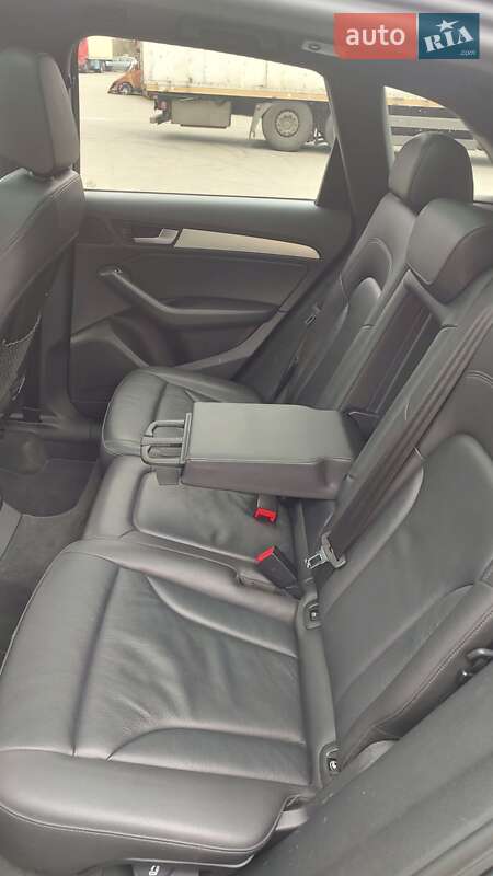 Внедорожник / Кроссовер Audi Q5 2017 в Ирпене