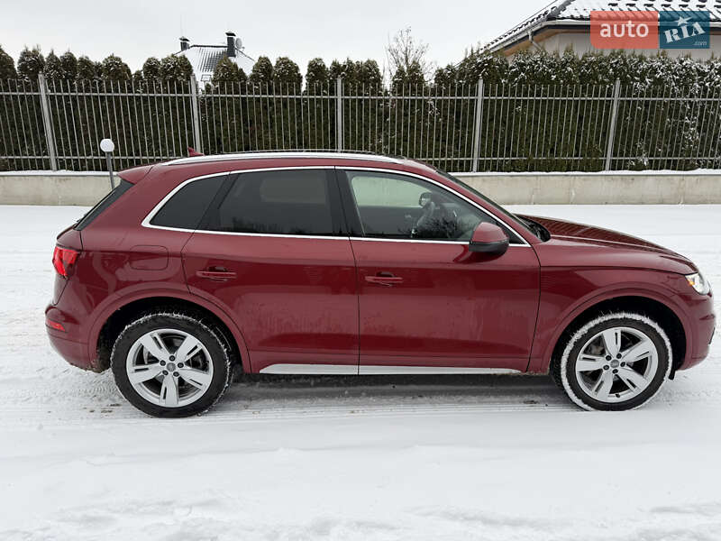 Внедорожник / Кроссовер Audi Q5 2017 в Луцке