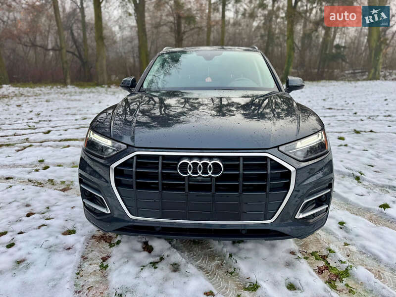 Внедорожник / Кроссовер Audi Q5 2021 в Киеве