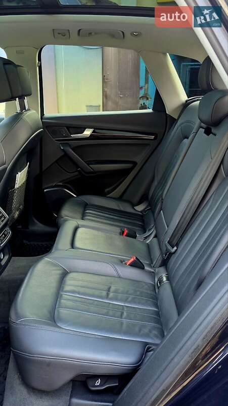 Внедорожник / Кроссовер Audi Q5 2018 в Одессе