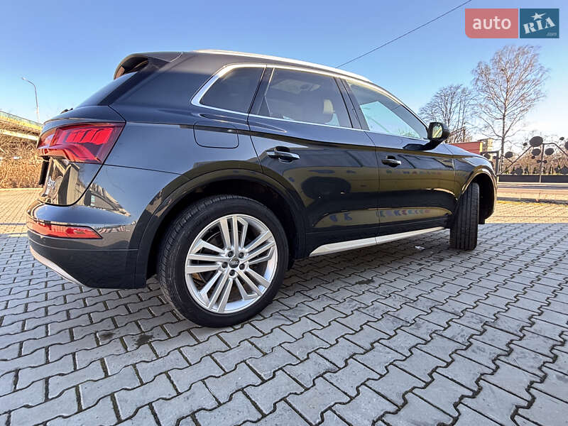 Внедорожник / Кроссовер Audi Q5 2017 в Дрогобыче