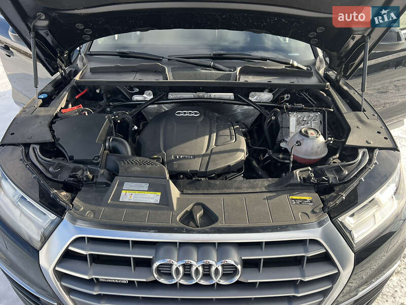 Внедорожник / Кроссовер Audi Q5 2019 в Киеве