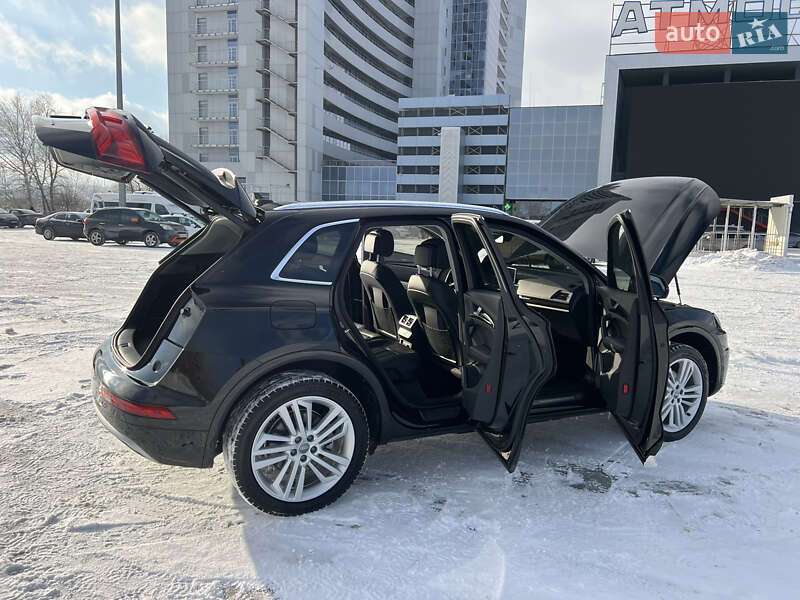 Внедорожник / Кроссовер Audi Q5 2019 в Киеве